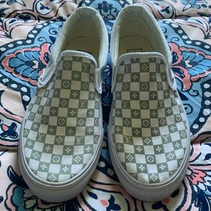 LV reflective vans